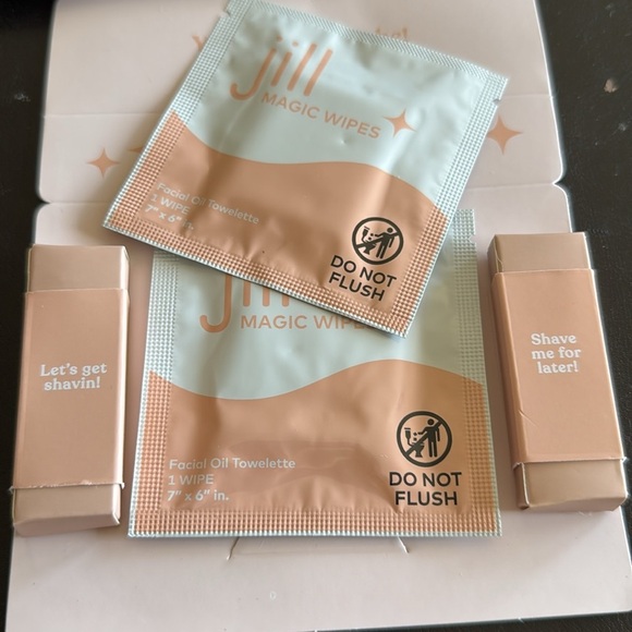 Jill Facial Hair Removal Magic Wipes and Blade replacements - Picture 3 of 4